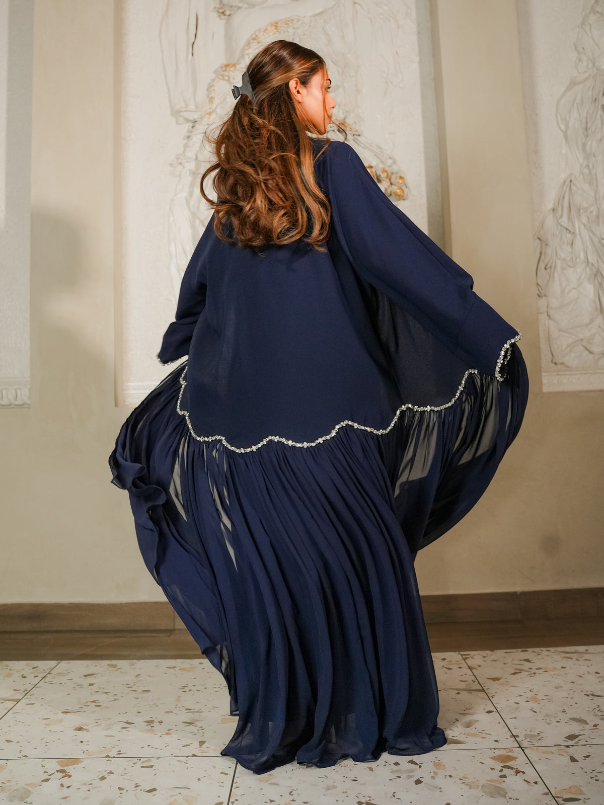 Elanur Abaya in Nocturne Navy