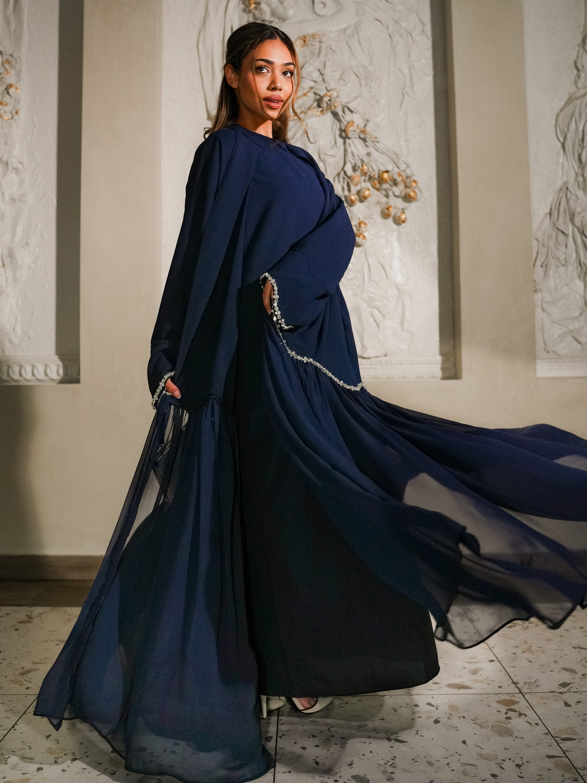 Elanur Abaya in Nocturne Navy
